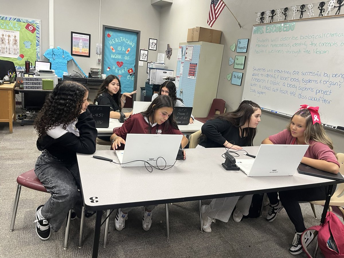 McMisd's tweet photo. 9th Health Science students learning about body systems using the zSpace virtual reality computers!🫁🫀🧠@MISD_CTE https://t.co/x8F9zcRmns