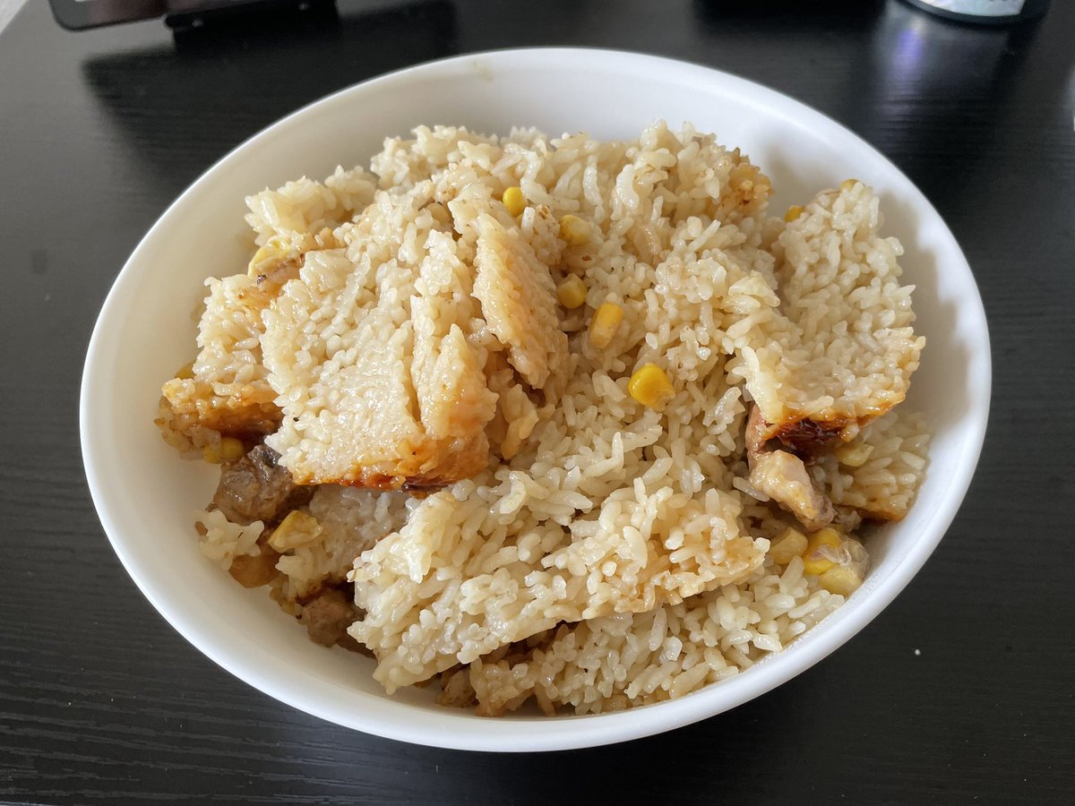 oka_0523's tweet photo. 本日はポークペッパーランチ
昨日の夜、DAISOでサバ缶21個買った

朝から豚の脂がこべりついた容器を洗いまくって、カロリーを帳消し
食後は意味不明フレーク三昧
今日はどれだけ💩をかましてもノーカウント
今からコーンを買いに行く予定

除湿19°
扇風機強
足底筋膜炎最悪状態 https://t.co/qdtdqZ4zff