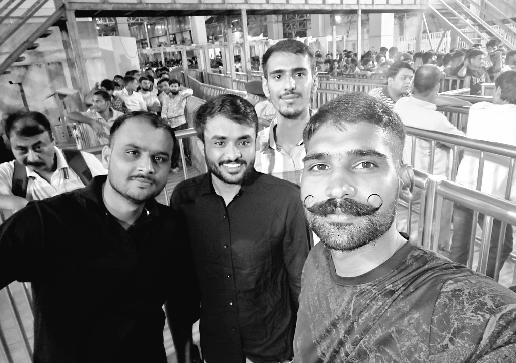 LBS_IND21's tweet image. श्री श्याम दरबार🙏
@LBS_IND21 @LBS_IND1
@man_vishnoi @Vikash_vish9e