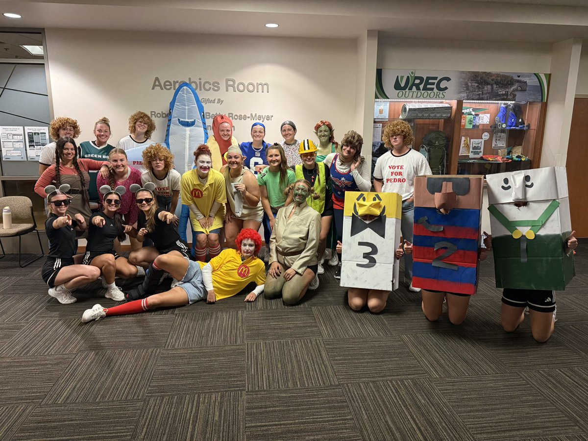 GBPhoenixSB's tweet image. No tricks, just lifts! 🏋🏼‍♀️ This team crushed Halloween lift in style! Hoping everyone had a spook-tacular Halloween 🎃👻