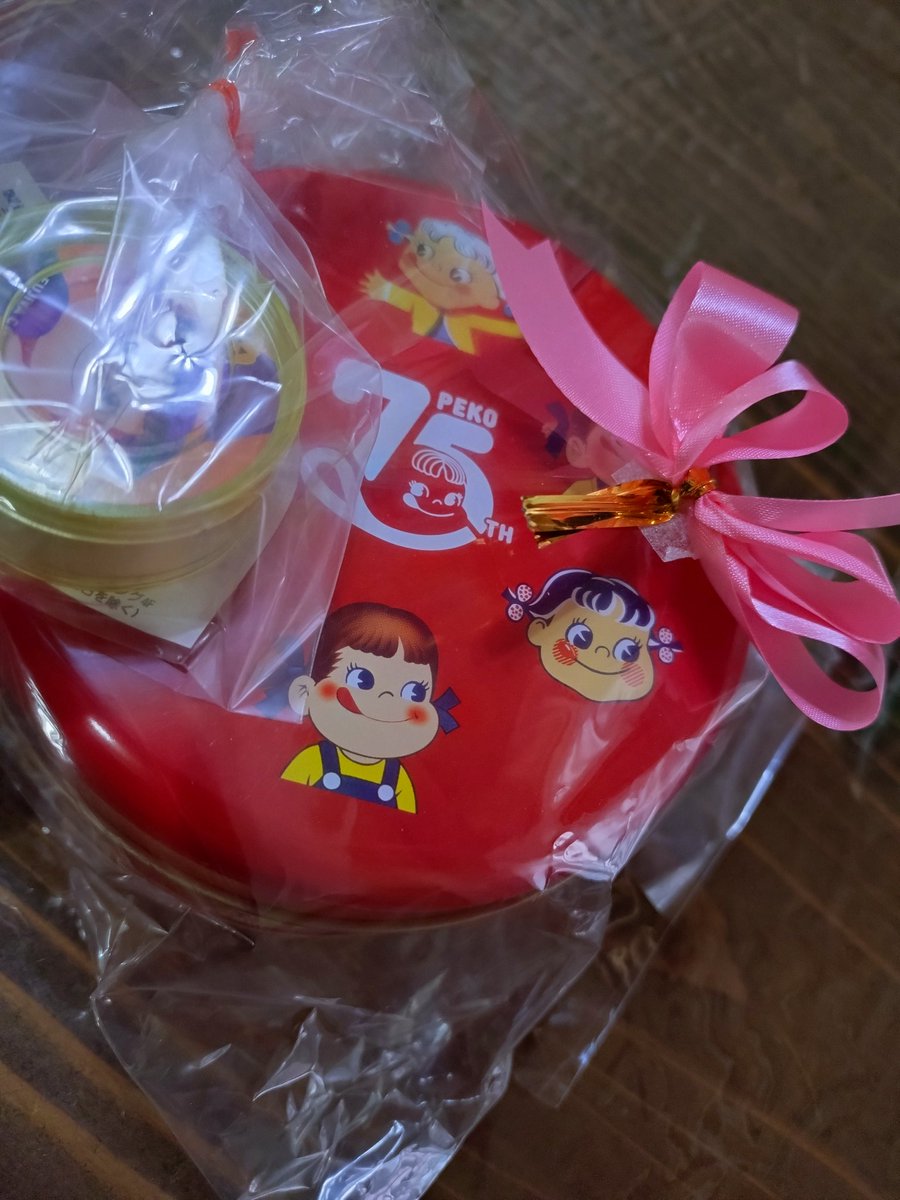 kotaro_ch_ryu's tweet image. 不二家創業祭のスケジュール帳確保😆
スケジュール帳のアナログ具合結構好き😂