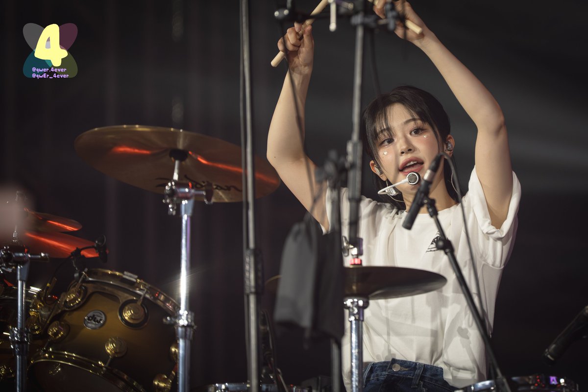 qwEr_4ever's tweet photo. 251003 QWER 1ST WORLD TOUR <ROCKATION> in Seoul

#QWER
#ちょうだん #쵸단 #chodan #홍지혜 https://t.co/Y0bpnFGMw4