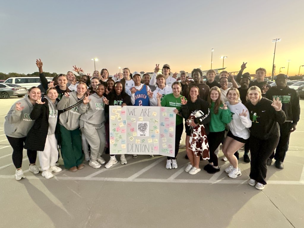 UNT_ELEVATE's tweet image. 🎃Trunk or Treat for Unity!🍭
Mean Grean student-athletes engaged with the Denton community for the fall @American_Conf Unity Week. Thank you to all the families who came to support soccer and picked up a few sweet treats along! 🍫👻

#AmericanUnityWeek x #ELEVATE | #GMG 🟢🦅