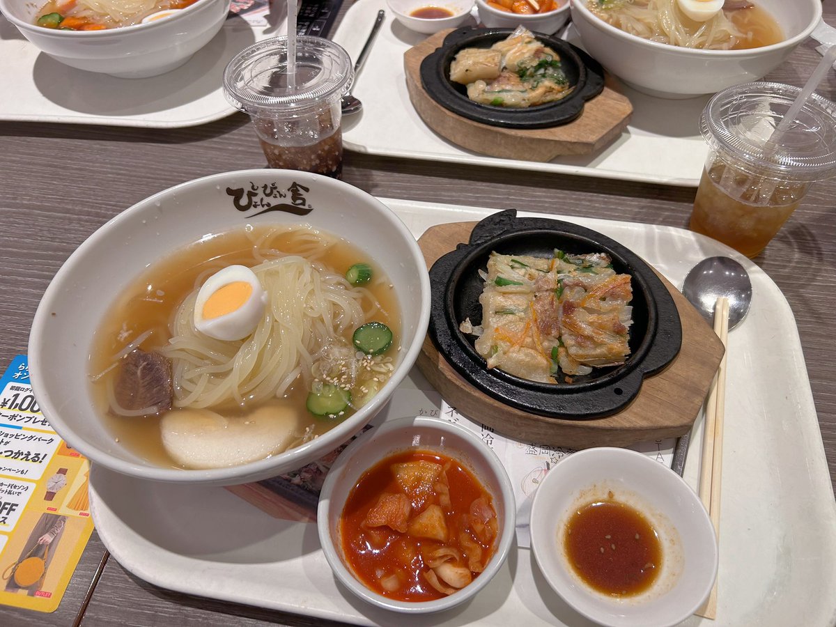 o2ksss's tweet photo. 麺シリーズ🍜ぴょんぴょん舎、東北道のどこかのSA（甘めのメンマが美味しかった）、港屋インスパイア系、成田空港のとみ田系列
やまなか家の冷麺と味噌ラーメンと油そばを食べられなかったのが心残り…… https://t.co/LYAPMMExVd
