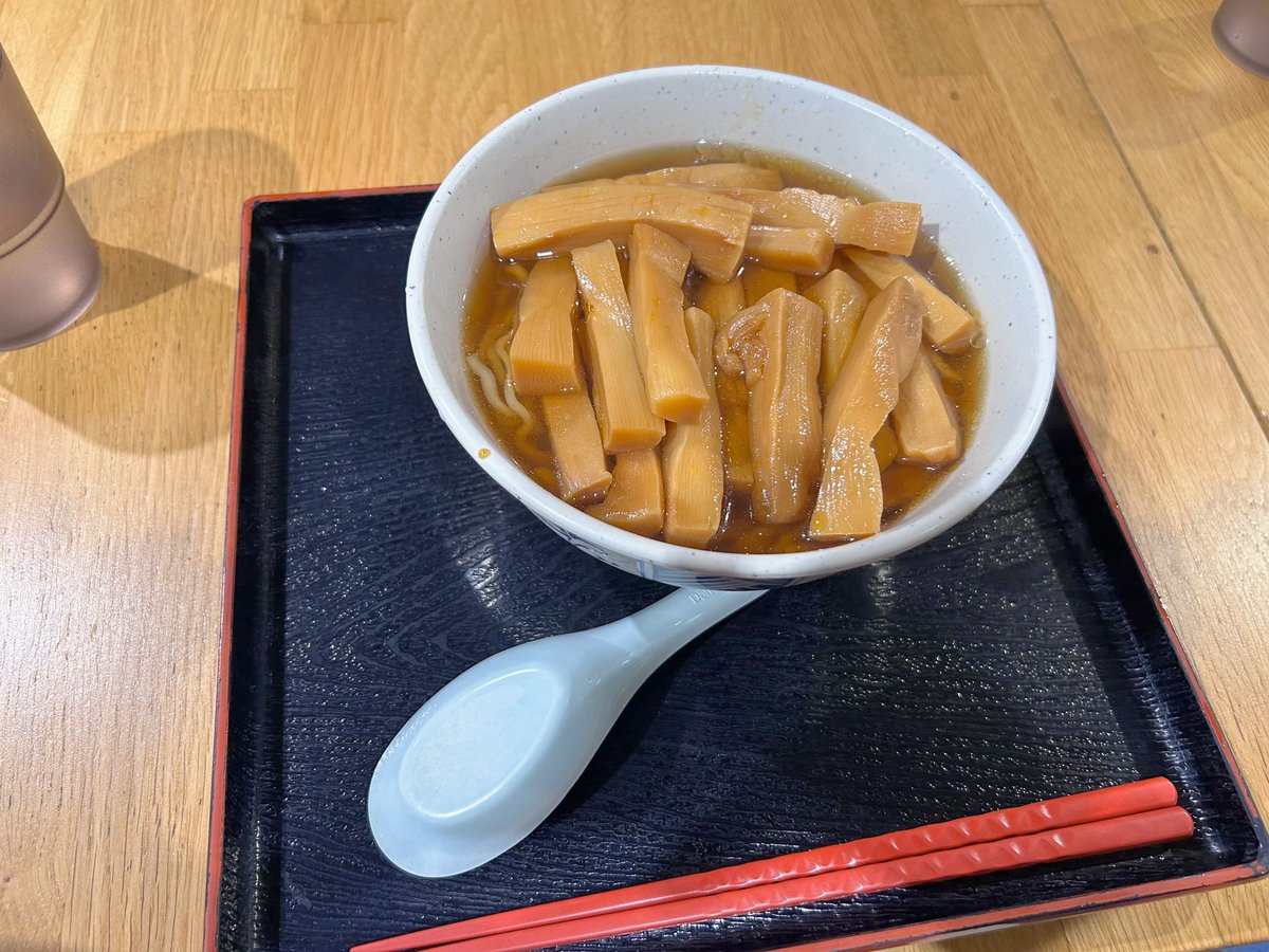 o2ksss's tweet photo. 麺シリーズ🍜ぴょんぴょん舎、東北道のどこかのSA（甘めのメンマが美味しかった）、港屋インスパイア系、成田空港のとみ田系列
やまなか家の冷麺と味噌ラーメンと油そばを食べられなかったのが心残り…… https://t.co/LYAPMMExVd