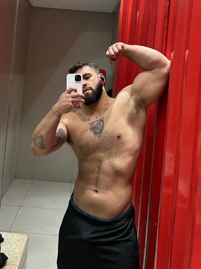 Theerwin1_'s tweet image. Boa noite minhas cadelas 😎