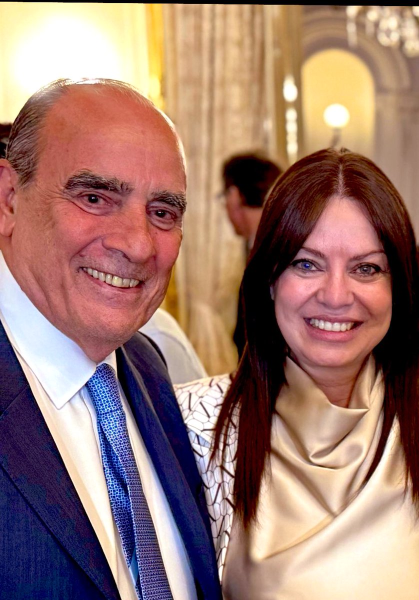 Gracias, gracias, gracias, por todo Guille. <a href="/GAFrancosOk/">Guillermo Francos</a> 

Gracias por tu ayuda constante, por tu empatía, por la escucha, por la palabra justa, por la paciencia, por tu humor, por tus enseñanzas y por tu contención en los peores momentos, un honor que hayas sido nuestro jefe de