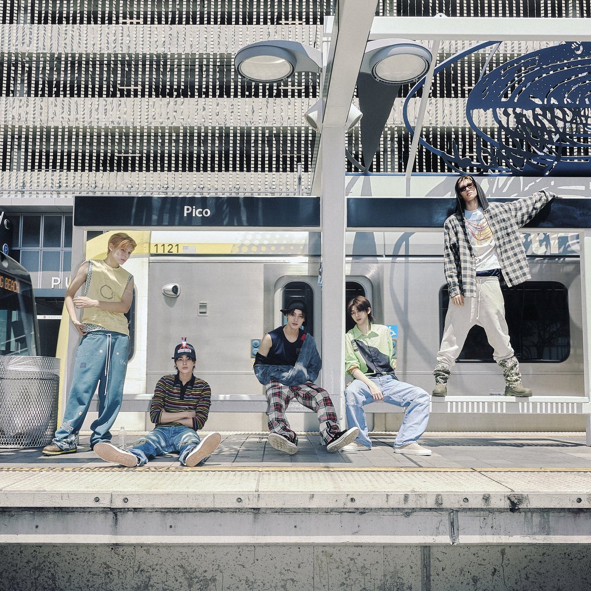 .<a href="/cortis_bighit/">CORTIS</a> "COLOR OUTSIDE THE LINE" has now surpassed 780,000 copies sold on Hanteo.