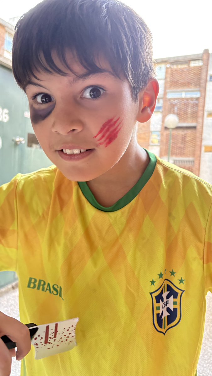 Si disfraz de Neymar golpeado 🤕👻 te amo 💕