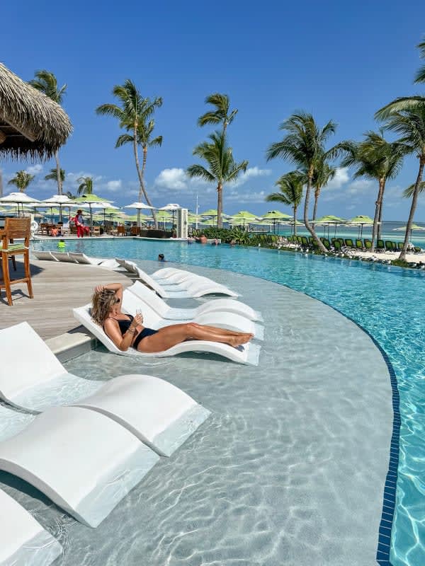 GildedCompassTA's tweet photo. 🌴☀️ Experience your Perfect Day at Coco Cay! Picture yourself lounging by the pool, soaking up the sun, and enjoying the refreshing tropical breeze. 🏖 Contact me today to book your cruise and enjoy all that Coco Cay has to offer! 📞 https://t.co/cuEYUUHE5g