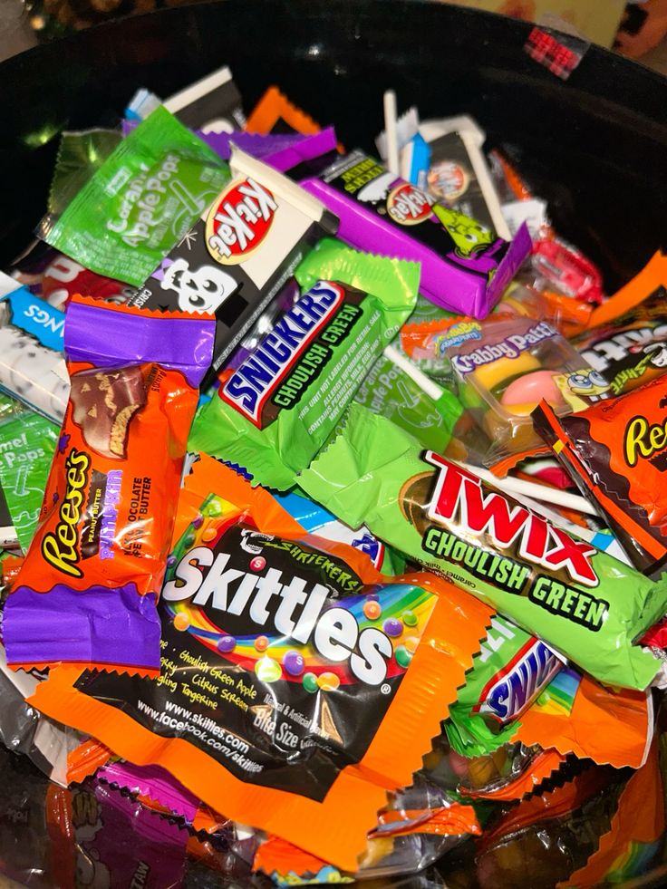 Minghoou's tweet photo. @Sxuukzky Candy for noona! https://t.co/geze3gOlUL