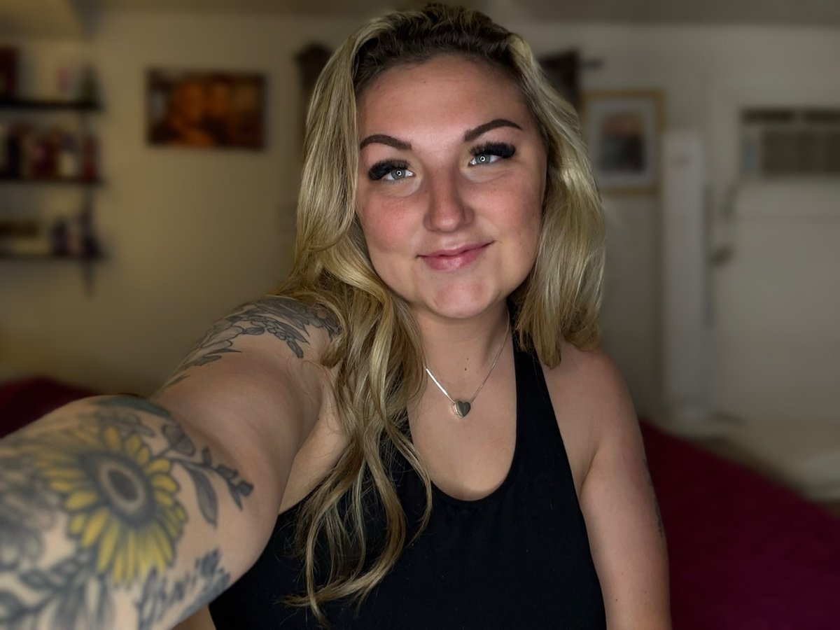 tattedandblonde's tweet image. Describe me in 1 word.. be honest, but be nice:) #firstpost