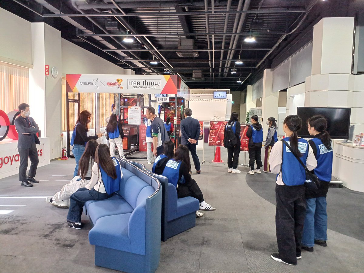 uminohi_aichi's tweet image. 三菱電機名古屋製作所FAコミュニケーションセンターでロボットとフリースロー対決✋➰🏀名古屋ダイヤモンドドルフィンズ、三菱電機コアラーズの選手はロボットに勝てるのかなぁ☺️
#spogomi