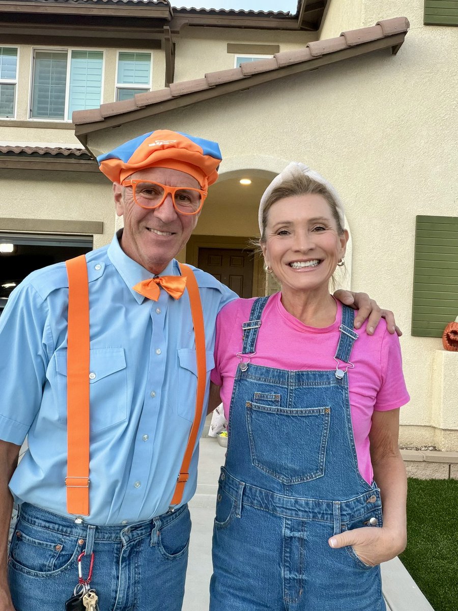 lindawolfeugc's tweet image. Happy Halloween!