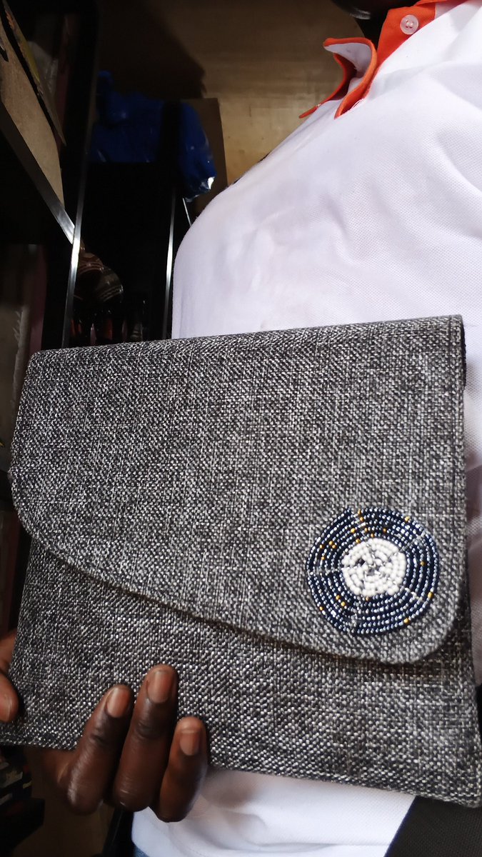 BagalaCrafts's tweet photo. Ladies show up on your dates or outings with our classy crafted hand bags 

Reachout for orders

☎️ 0780247449

#BagalaCrafts https://t.co/I4LwjvsUc1