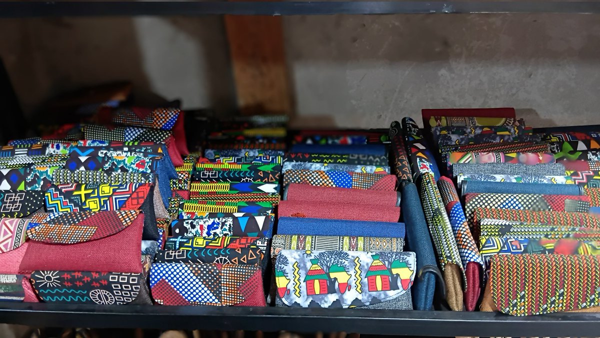 BagalaCrafts's tweet photo. Ladies show up on your dates or outings with our classy crafted hand bags 

Reachout for orders

☎️ 0780247449

#BagalaCrafts https://t.co/I4LwjvsUc1