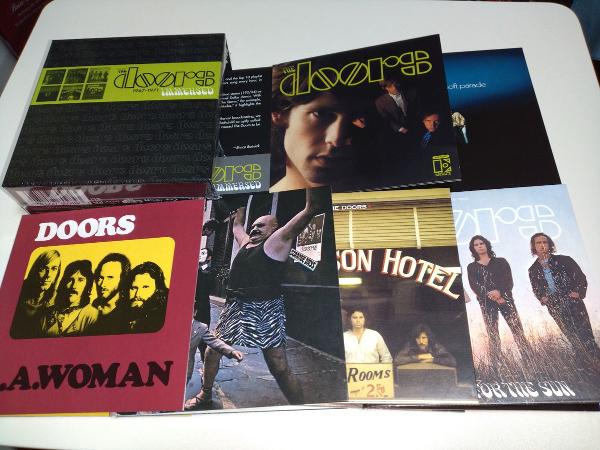 plastico_wsp's tweet photo. 【The Doors Immersed Box 視聴報告】

警告：HMVの4万超えは推奨しません！ 
絶対Rhinoか公式から個人輸入すべき。

「Riders on the Storm」Atmosが凄すぎる。
天井からリアルな雷鳴と大雨が降り注ぎ、まるで嵐の中で演奏しているような不思議な臨場感！ 

続く...
#TheDoors #Atmos #Immersed https://t.co/5gGhl3d6Lp