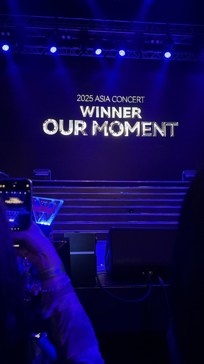 mjiohnim_'s tweet photo. READY!!!

#WINNEROURMOMENTinKL #WINNERinKL https://t.co/7ZbqbVHvCh