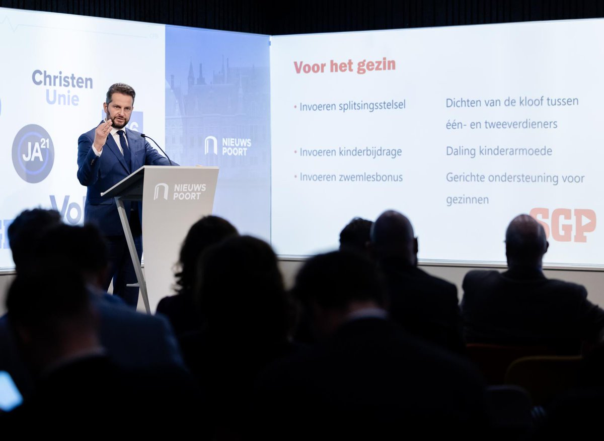 refdag's tweet image. Ook de SGP komt in verzet tegen suggesties van PVV-leider Wilders dat er gesjoemeld zou zijn met stemmen. „We hebben een sterke democratische rechtstaat en dat is cruciaal voor het vertrouwen in de overheid.” #liveblog #verkiezingen rd.nl/artikel/112569…