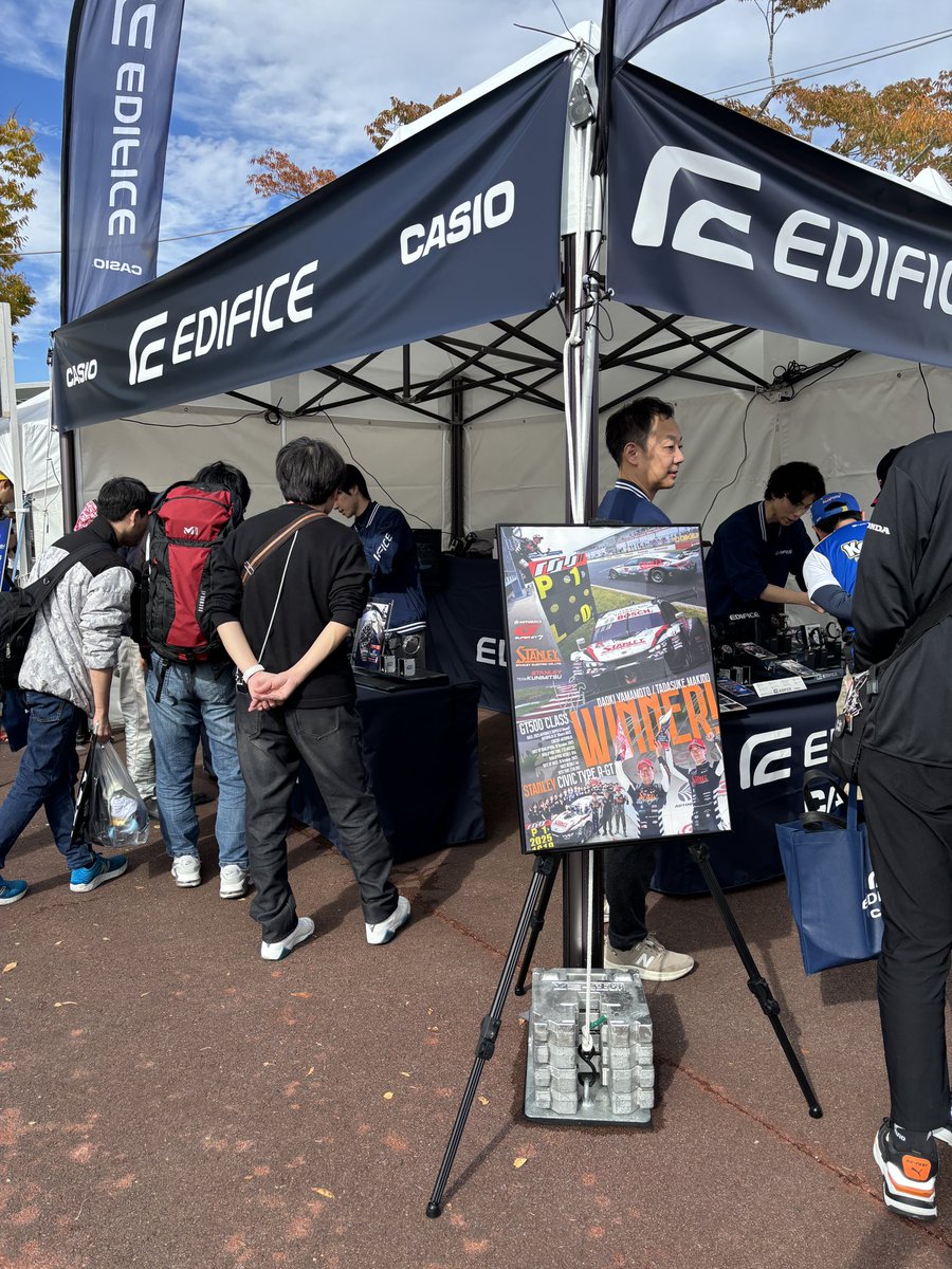 TM_Kunimitsu100's tweet image. STANLEY TEAM KUNIMITSU × CASIO EDIFICE 別注クロノグラフ
今大会、グランドスタンドプラザ内のCASIO EDIFICEブースにて実際にご覧いただけます！

teamkunimitsu.net/fcgood_edifice…

#casio 
#edifice
#casioedifice 
#STANLEYTEAMKUNIMITSU
#TEAMKUNIMITSU
#チームクニミツ
#STANLEY
#スタンレー電気…