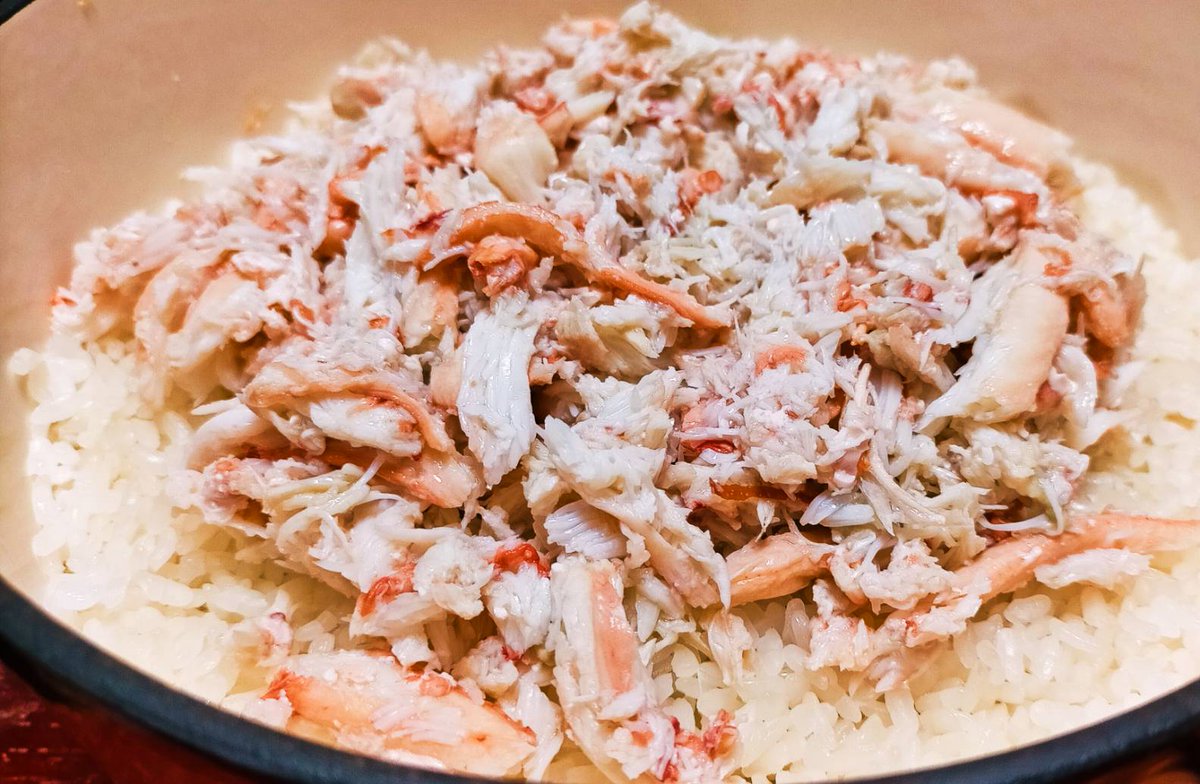 pinknomakaron's tweet photo. 🦀🦀🦀紅ズワイ蟹をほぐして、蟹出汁とって、カニ飯🧑‍🍳🧑‍🍳🍚🍚🍚カニ味噌もトッピングして最高🍶🍶🍶 https://t.co/jb9NIN6B3R