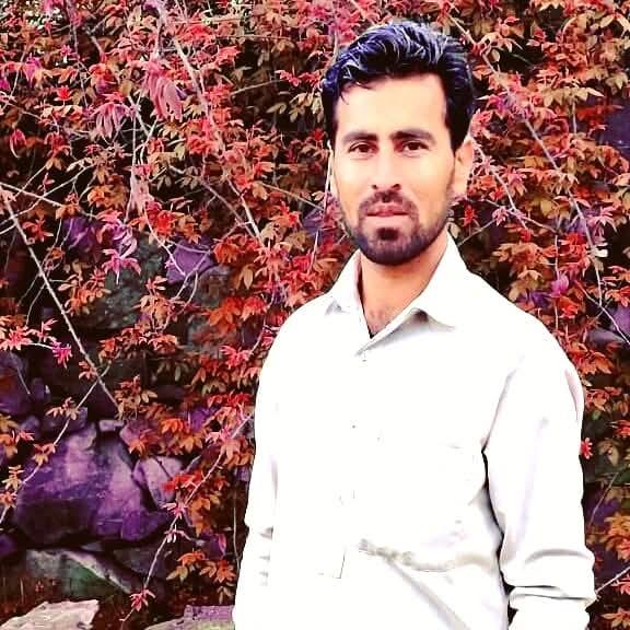 لکھنے والا احساسات لکھتا ھے
پڑھنے والا صرف الفاظ پڑھتا ھے