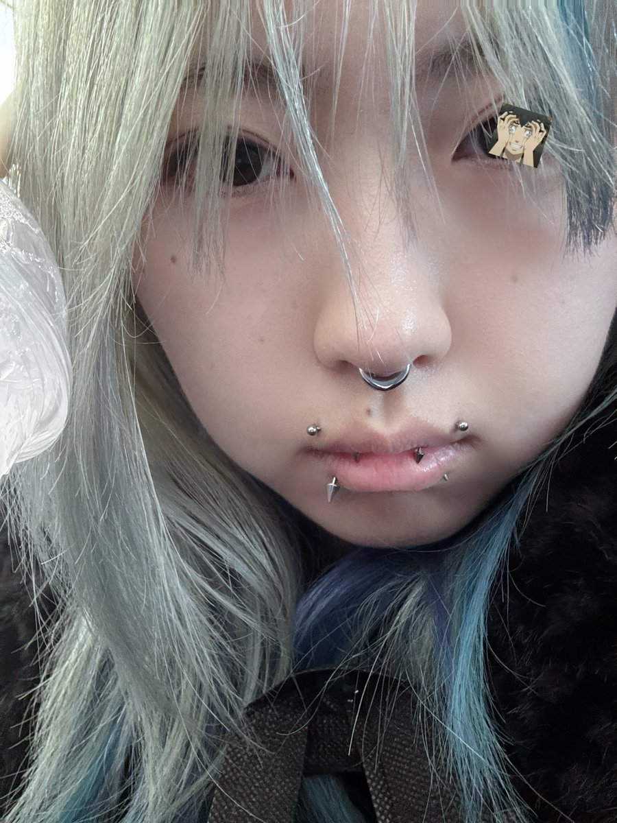 ss_yukii's tweet image. 天使咬扎歪了 唇钉堵也神不知鬼不觉的消失了我咋这么惨吧