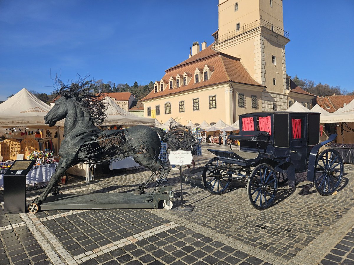 RJonTourUK's tweet image. Halloween market in Brasov today while running errands and #beeroclock.

Find out about visiting Brasov in Romania on my #travelblog.

rjontour.com/brasov/ #traveltribe