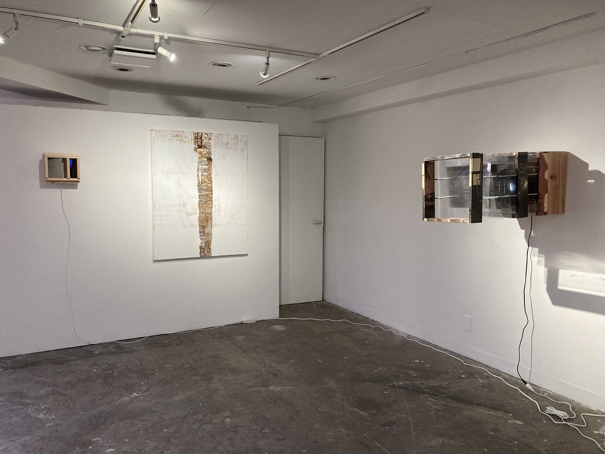 武蔵小金井
アートスポットシャトー小金井
石井和哉　川原大志　島田理央
「そこに展示されているものについて」
2025/11/2まで

デジタルに還元できない物質の量、言語化できない郷愁などが共通のテーマ。それぞれの手際が見もの。
石井さんは多摩美学祭（北棟333）に展示中。中央線使う方、ぜひ。