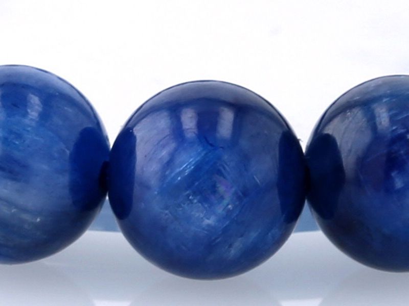 ★商品紹介★カイヤナイト★
深海や宇宙を思わせるような深いブルーのカイヤナイト。強化のため透明材の含浸は行っておりますが天然そのままの色合いです。
感性を高め、直感力・洞察力・創造力・表現力を豊かにしてくれます。

forestblue.jp/shopbrand/054/…

#天然石 #パワーストーン #カイヤナイト