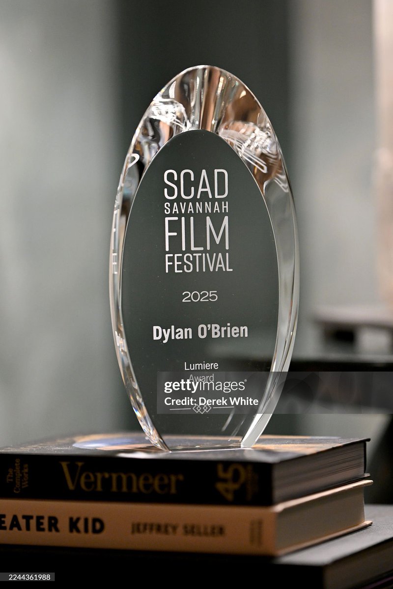 DylanOBrienPL's tweet image. Dylan O’Brien został nagrodzony podczas 28th SCAD Savannah Film Festival w Savannah, Georgia [31.10]

📸 gettyimages.it/editorial-imag…
