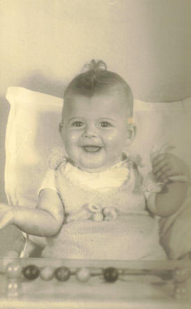 My name is Frederika Madeleine van Coevorden. I was born in Amsterdam in November, 1941.

In July 1942 my family was deported to #Auschwitz. I was carried into the gas chambers.

Murdered at eight months old.