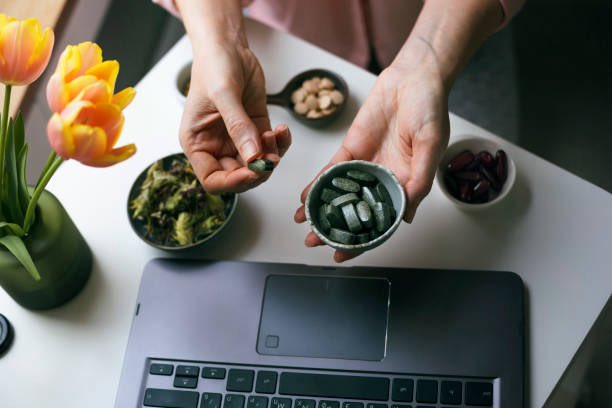 الطبيب الافتراضي: الإنترنت بين الطمأنينة والوهم

ومهما تقدمت التكنولوجيا، سيبقى الإنسان بحاجة إلى ما لا تمنحه الآلة، ألا وهو "الطمأنينة".

لقراءة المقال كاملًا عبر الرابط أدناه:

conversations.independentarabia.com/node/158/الطبيب-الافتراضي-الإنترنت-بين-الطمأنينة-والوهم