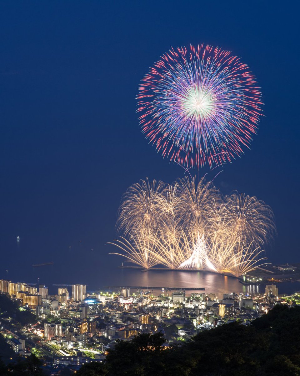 🎆11月3日（月・祝）は #熱海海上花火大会 🎇 秋の夜空に大輪の花が