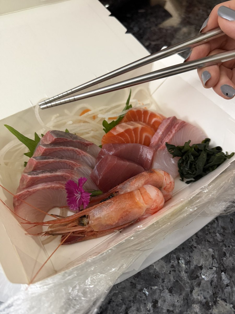 ivylimcc's tweet image. My kinda food
When it’s a treat arranged and delivered, it feels something more than just food

#wasabiqueen
#rawfoodrocks
#happytummy