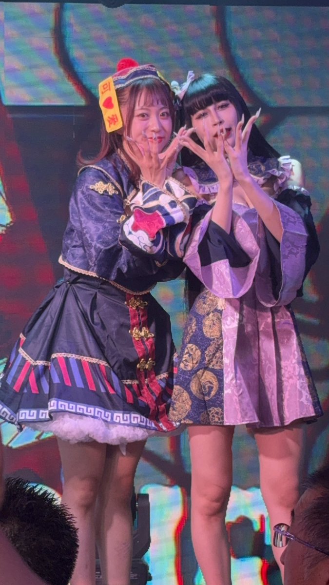 先日のTS。自分がはなちゃん🌸推しと知っててまおらちゃんもみや🐈‍⬛ちゃんもあゆみちゃんもはなちゃんポーズ😆本店もすぱすぱでも皆このポーズしてくれるの有難いね☺️皆ありがとう😊
<a href="/maora_blq_TS/">まおら💋✨5/8生誕祭</a> 
<a href="/miya_blq_TS/">みや🐈‍⬛バーレスクTS</a> 
<a href="/ayumi_blq_TS/">あゆみ🧡バーレスクTS</a>