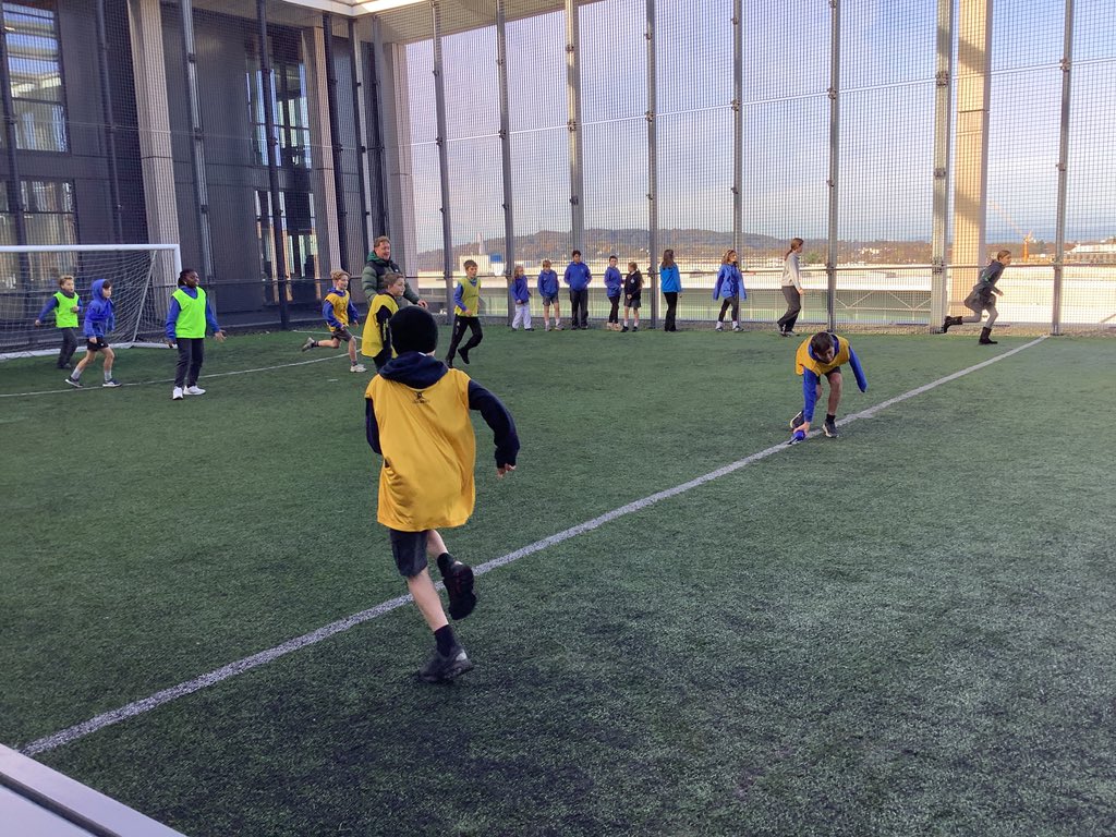 TransitionBHS's tweet photo. A great start to our P7 Workshops! Pupils enjoyed sports on the MUGA, a tour of the school and games. A huge thank you to our pupil leaders. See you tomorrow for the My World of Work event.
@BoroughmuirHS @BoroughmuirHFTT @BoroughmuirEA https://t.co/xYHdAMLe1z