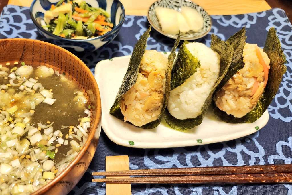 今日もきょーとて🍙定食。 良い週末を✨ #OnigiriAction #ニコニコのり