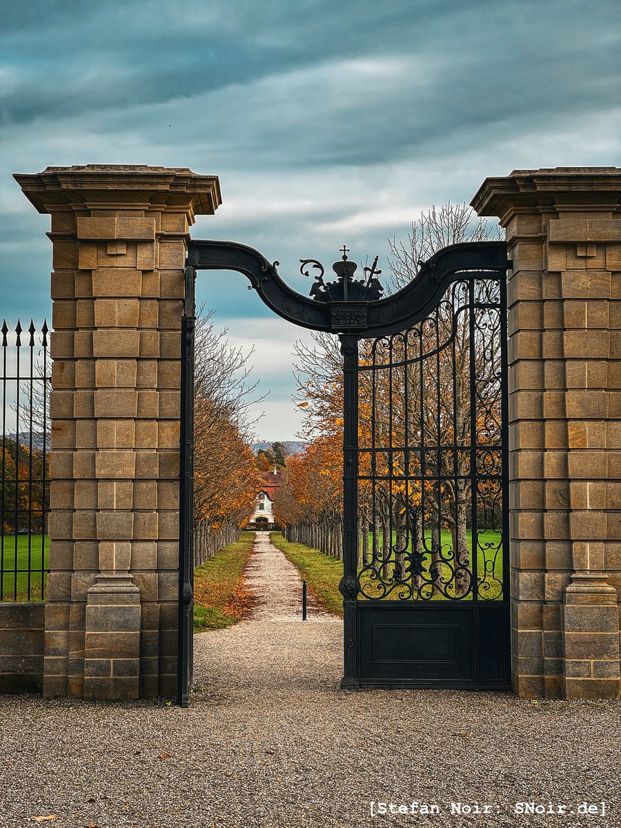 stefan_noir's tweet photo. Impression - beim Schloss unterwegs.
#stefannoir #dichterunddenker #fokuszone https://t.co/6bX4h4Bzjq