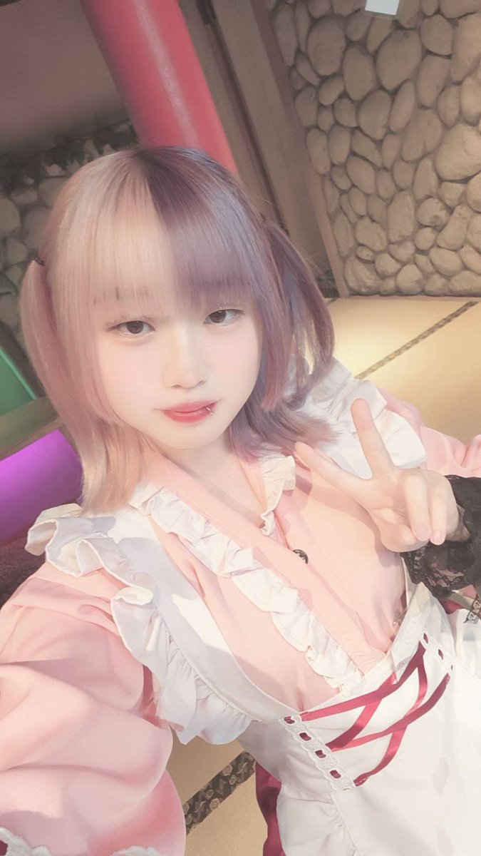 本日も営業スタートです🍹✨
お菓子くれないなら、一緒に飲もっ🎃💕