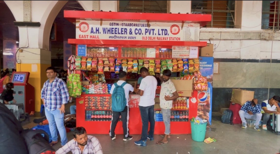 peterclip7511's tweet image. Old delhi railway station 
Overcharging on food items
Railneer sale at 20rs
Dew sale at 50rs  #railway #irctc