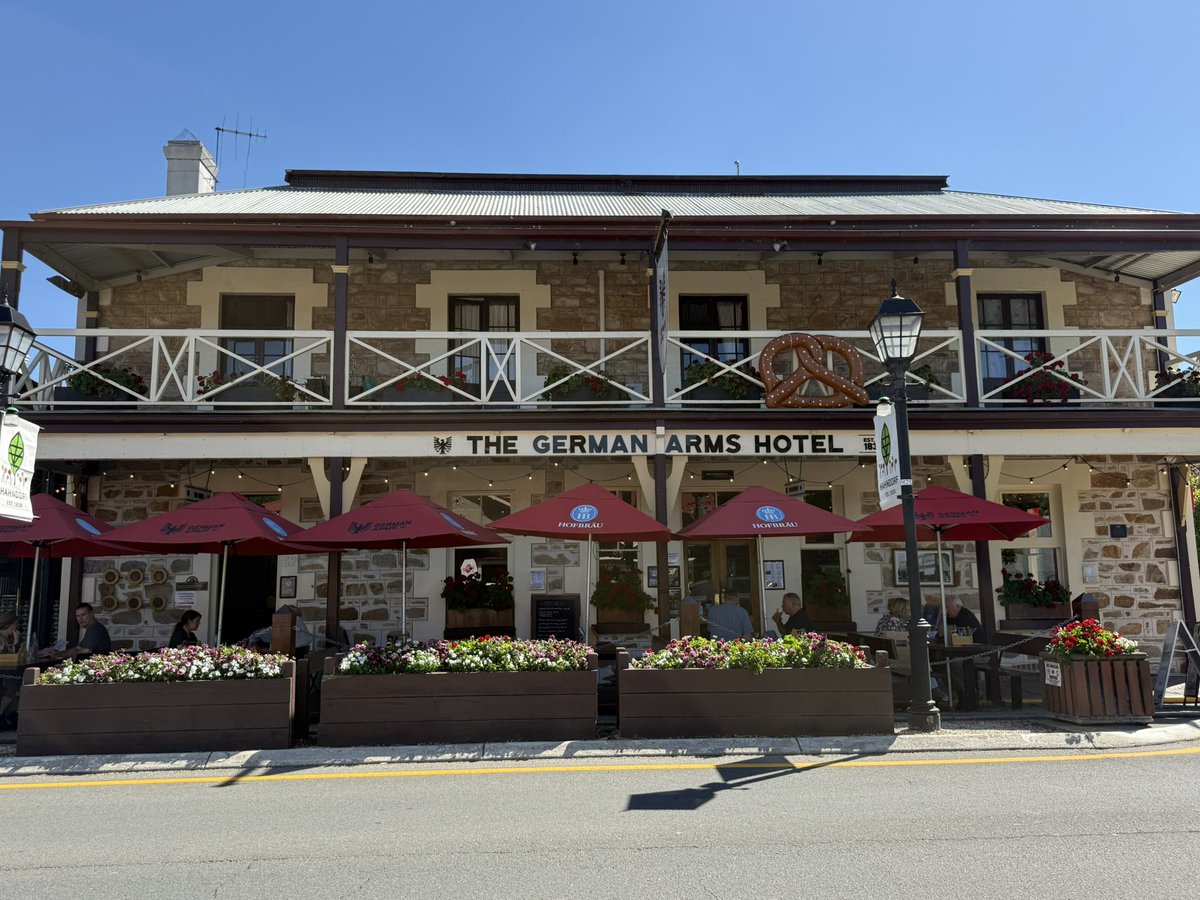 ExSgtMattB's tweet image. #SAPOL &amp;gt; @metpoliceuk 

This is what working to live &amp;amp; not living to work looks like

Considering the move?? DO IT

Colleagues are sound 👌 
SLT are bang on / helpful 👌 
Lifestyle is a million times better 👌 

No cancelled RDs. No forced AID

As always feel free to hit me up DM