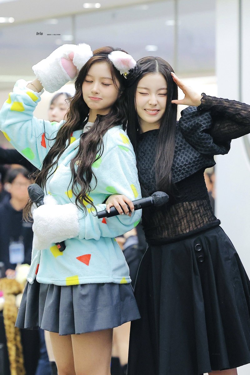 251031 짱아,,,기,,여,,워,, ,,꒰⸝⸝•｡•⸝⸝꒱,,,🩵
#NMIXX #엔믹스 #SULLYOON #설윤 #KYUJIN #규진