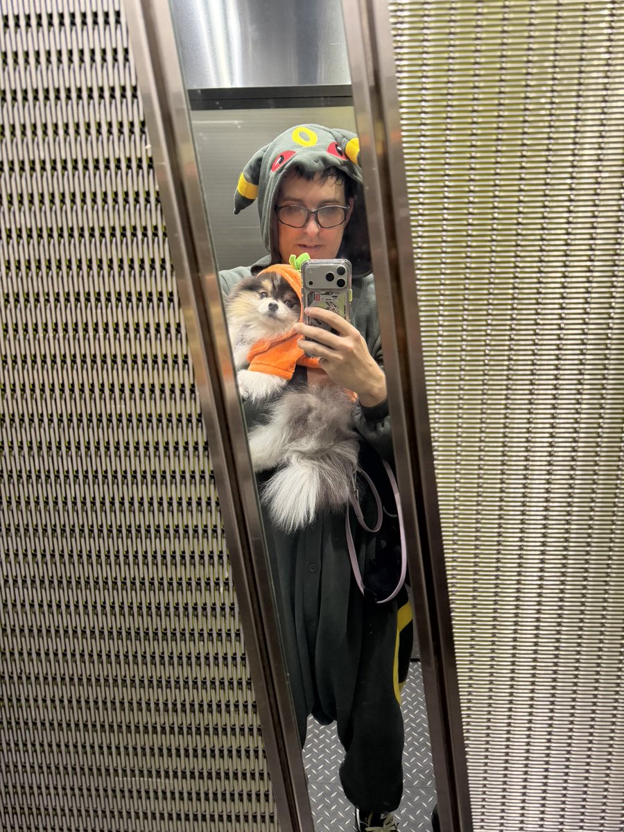 2TD__'s tweet image. Happy ween