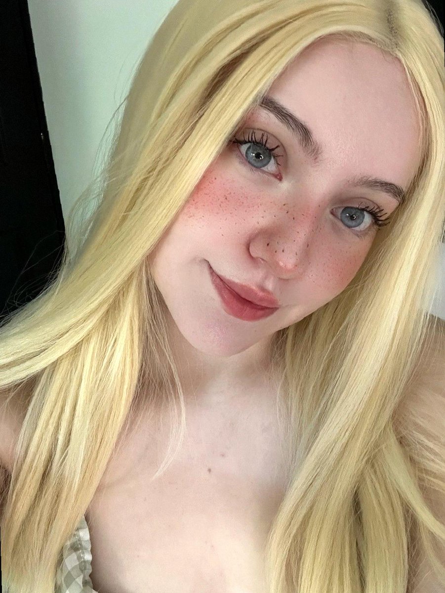 lowkey thinking about dyeing my hair pink but also lowkey terrified