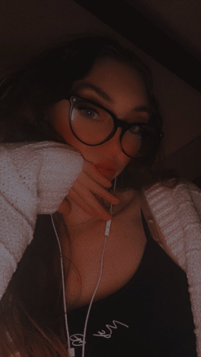 ash_bug16's tweet image. 👻