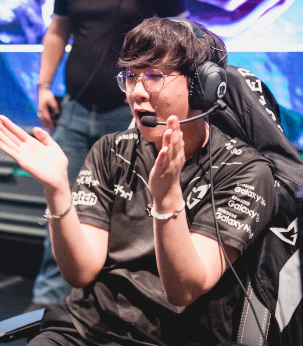 lolesports's tweet image. 2017: Ruler's SSG shock one of the tournament favorites in LZ with Bdd and Cuzz

2025: Bdd and Cuzz take on one of the tournament favorites in GEN with Ruler