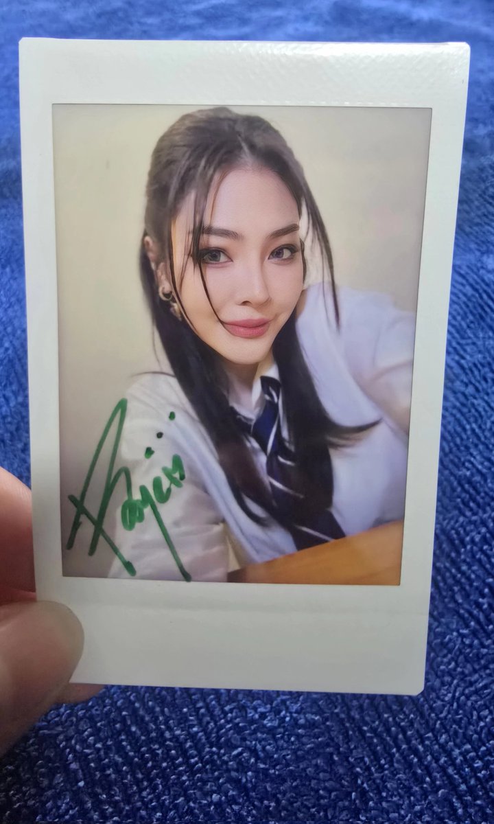 fcfayeperaya's tweet photo. อวดรูปโพลารอยด์จากพี่ LINE MAN
แจกจริง ส่งจริง ถึงหน้าบ้าน
รักมาก ฉันรัก LINE MAN
#LINEMANLIVExFAYE
#LINEMANถูกสุดทุกวัน
#LINEMANWongnaiUsersChoice
#FayePeraya #ฝ้ายพีรญา https://t.co/NVDgyvhmt6