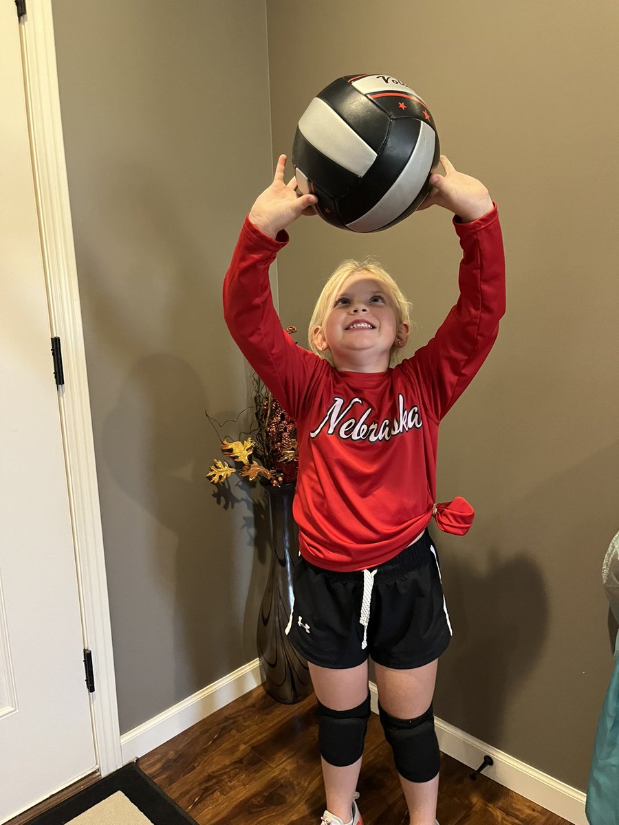 Watching <a href="/HuskerVB/">Nebraska Volleyball</a> sweep Wisconsin tonight.. “Mom I want to go to Nebraska and play for the Huskers someday.” I loved seeing all the little Huskers trick or treating tonight ❤️