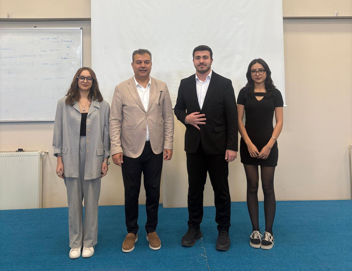 acmakas's tweet image. 19 Mayıs Üniversitesi Ali Fuat Başgil Hukuk Fakültesi öğrencileriyle #ombudsman nedir yapar nasıl çalışır üzerine konuştuk.
@19mys_uni